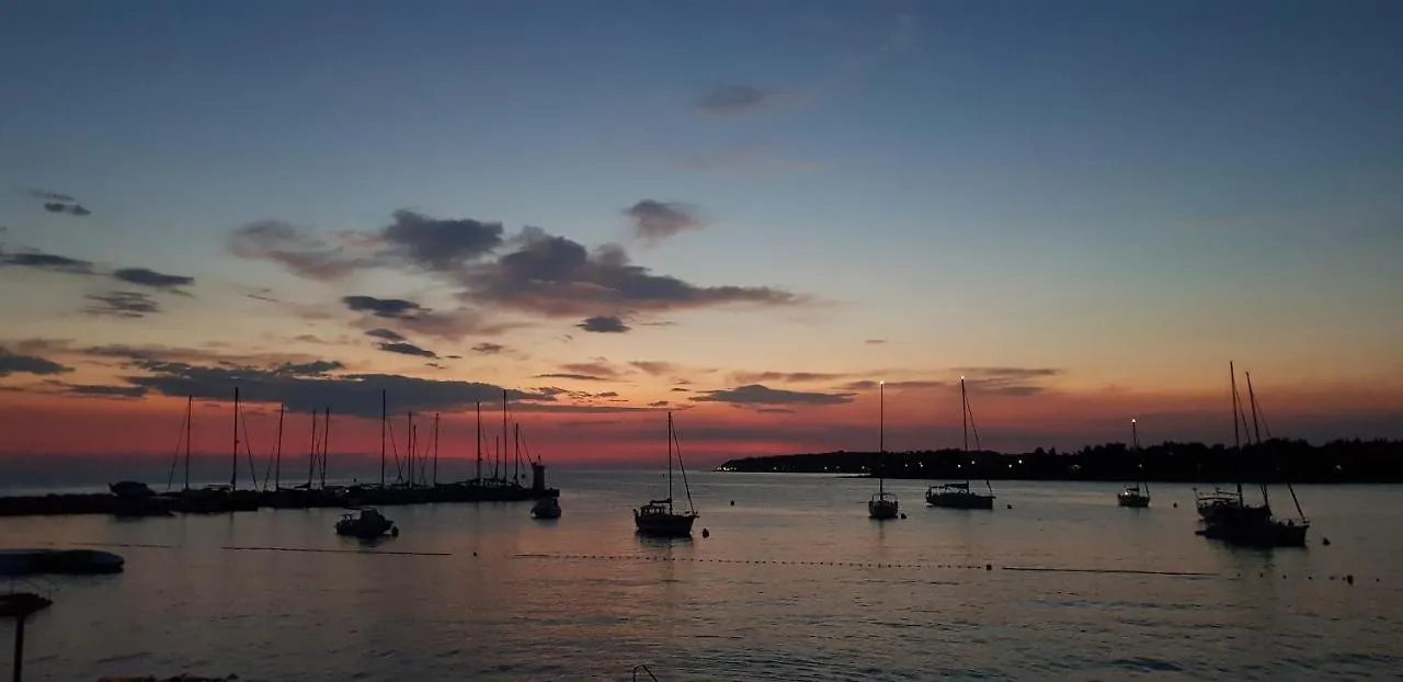 Aria Deluxe Superior 5 Star Apartment, Your Piece Of Heaven By The Sea & Park, With Sea & Park View Novigrad Istria
