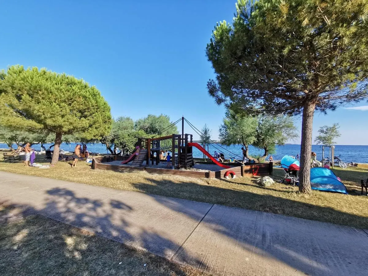Aria Deluxe Superior 5 Star Apartment, Your Piece Of Heaven By The Sea & Park, With Sea & Park View Novigrad