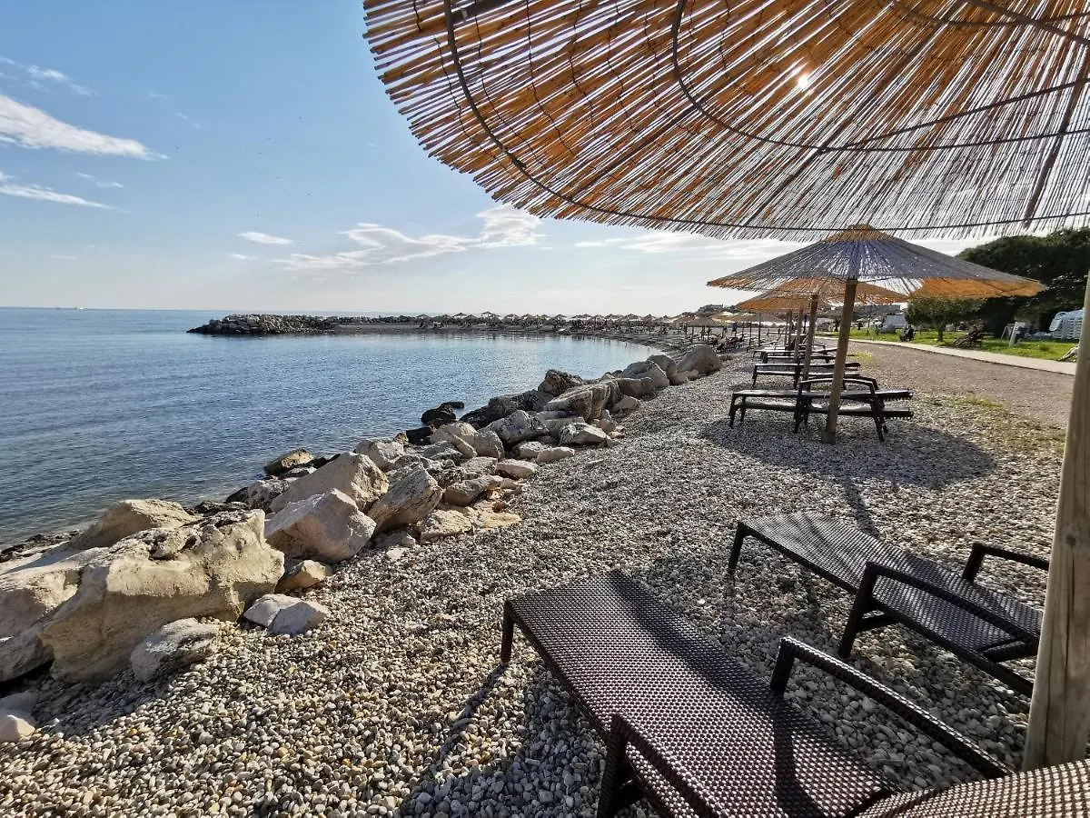Aria Deluxe Superior 5 Star Apartment, Your Piece Of Heaven By The Sea & Park, With Sea & Park View Novigrad  0*, Novigrad (Istria) Croatia