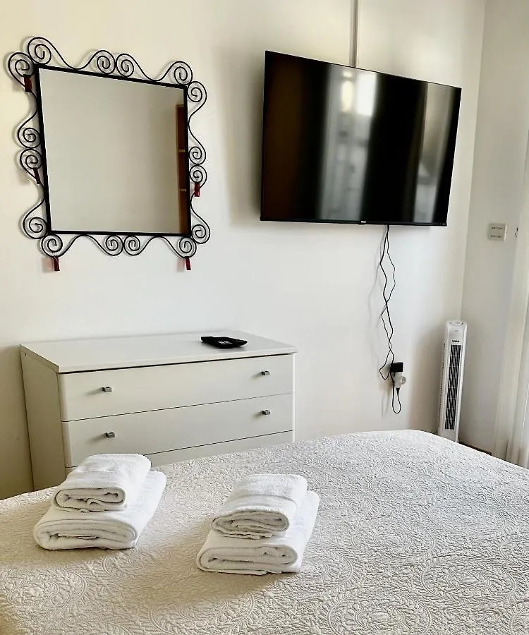 Apartment Aria Deluxe Superior 5 Star Apartment, Your Piece Of Heaven By The Sea & Park, With Sea & Park View Novigrad